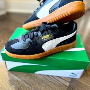 Brand New Women’s Trending Puma Palermo. Leather/suede mix. Size 7.